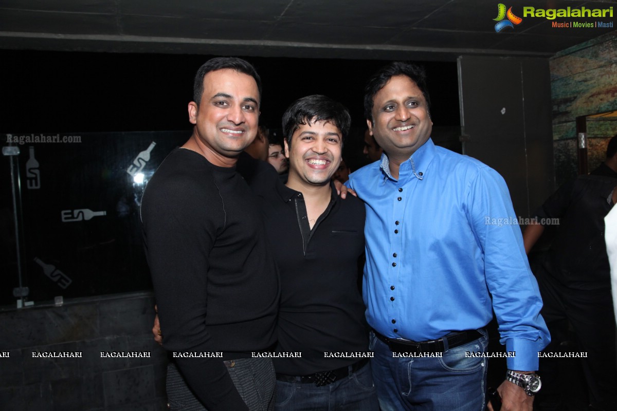 Grand Birthday Bash of Hitesh Zaveri at Stone Waters Kitchen Lounge, Hyderabad