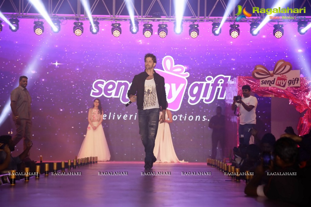 Hrithik Roshan launches Sendmygift.com