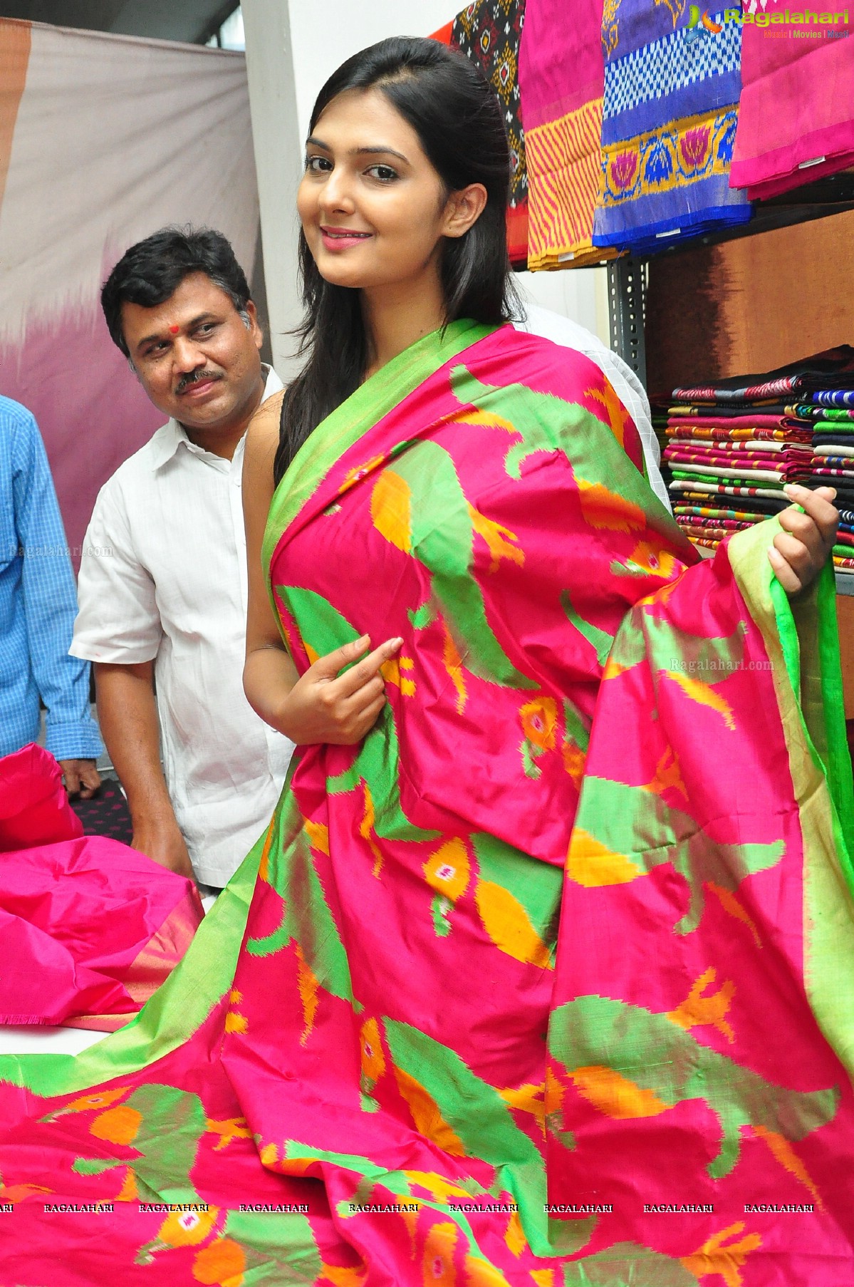 Neha Deshpande launches Pochampally IKAT Art Mela at State Art Gallery, Hyderabad