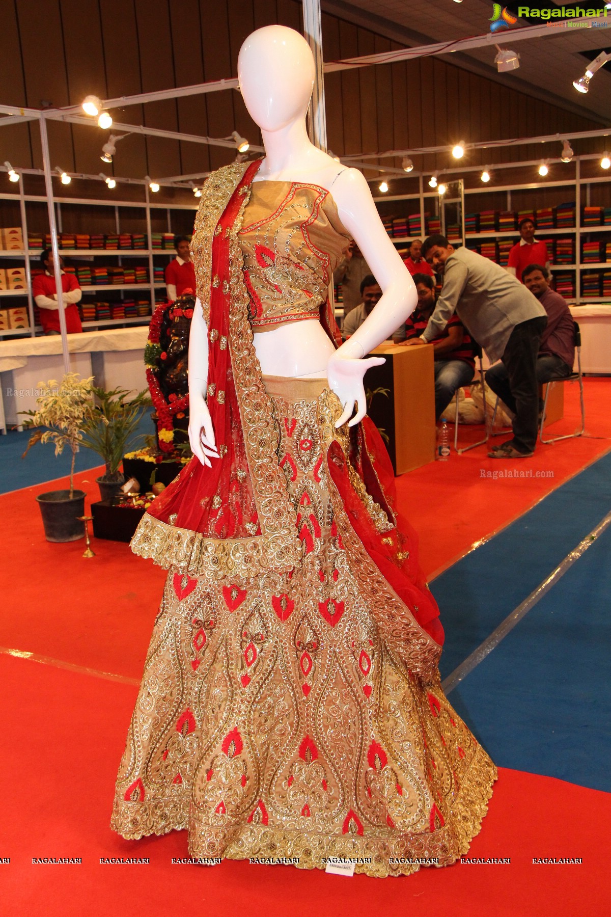 Vithika Sheru launches India Wedding Show 2015 at Hitex Exhibition Center, Hyderabad