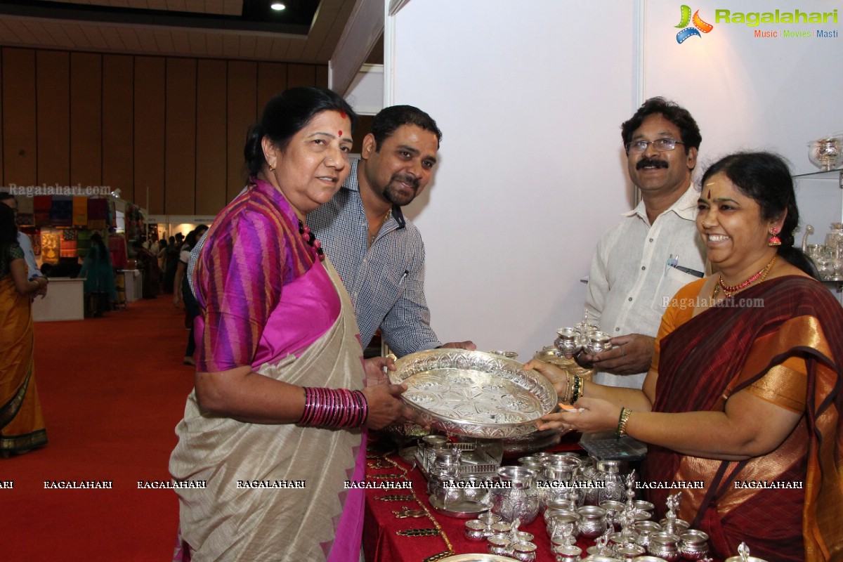 Vithika Sheru launches India Wedding Show 2015 at Hitex Exhibition Center, Hyderabad