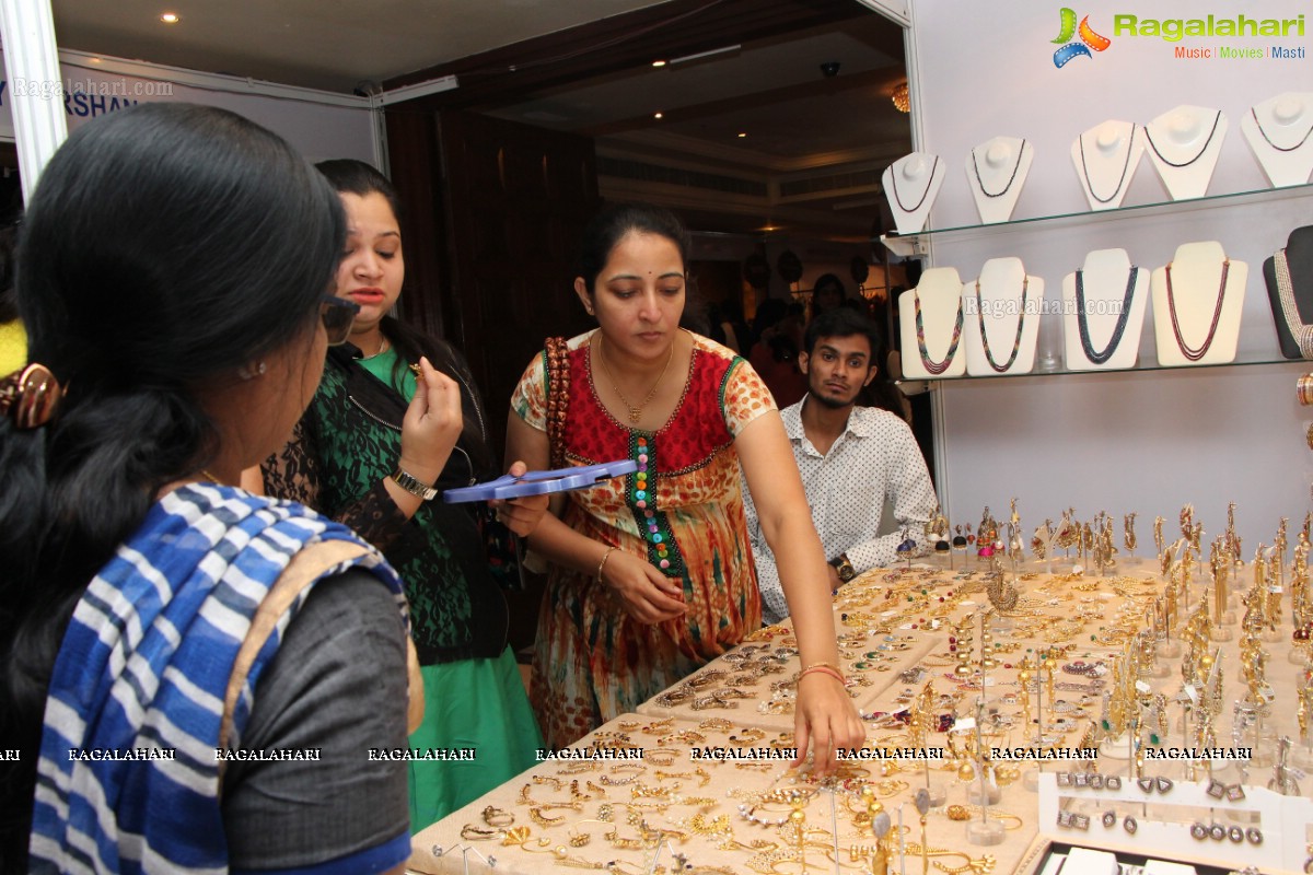 Inaugural function of Kamini Saraf Fashion Yatra at Taj Krishna, Hyderabad