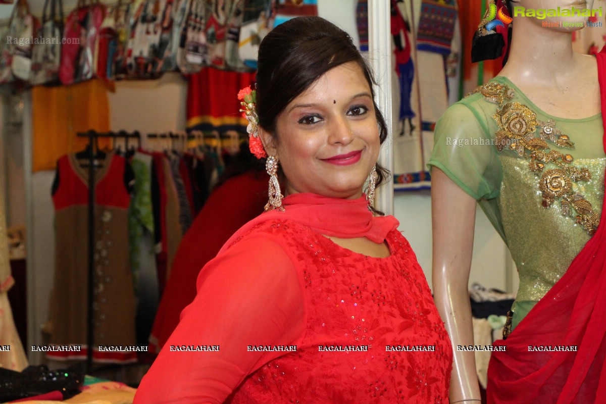 Sana Khan launches Page 3 Fashion Exhibition by Kavita Jain at Arya Vysya Abhyudaya Sangam, Hyderabad