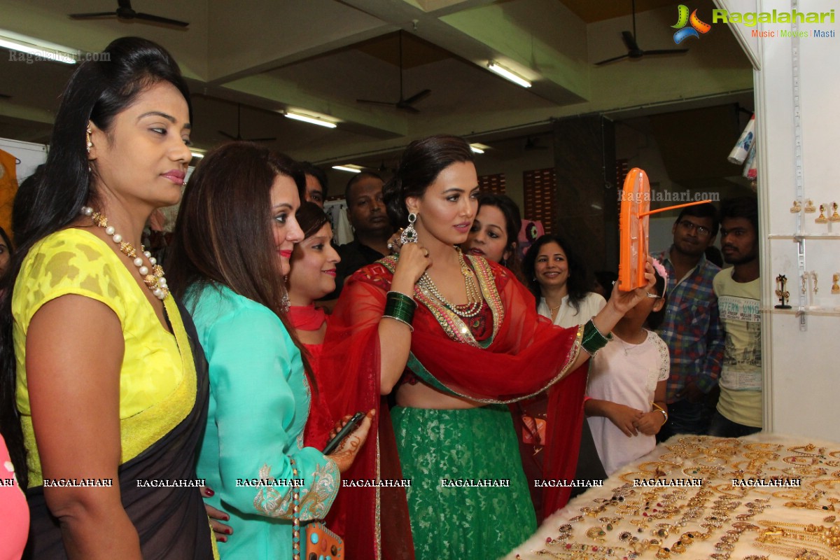 Sana Khan launches Page 3 Fashion Exhibition by Kavita Jain at Arya Vysya Abhyudaya Sangam, Hyderabad