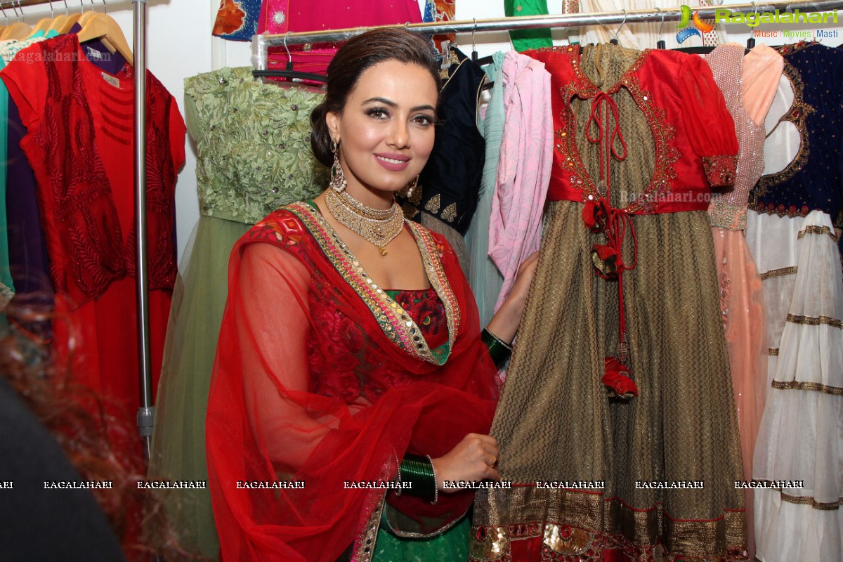 Sana Khan launches Page 3 Fashion Exhibition by Kavita Jain at Arya Vysya Abhyudaya Sangam, Hyderabad