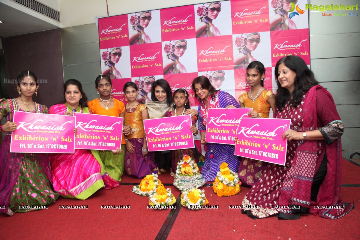 Grand Bathukamma Celebrations at Curtain Raiser of Khwaaish Designer Exhibition, Hyderabad