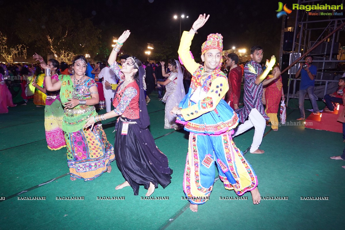 Legend Navratri Utsav 2015 (Day 4) at Imperial Gardens, Hyderabad