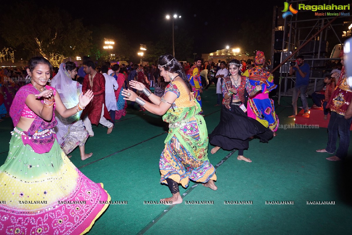 Legend Navratri Utsav 2015 (Day 4) at Imperial Gardens, Hyderabad