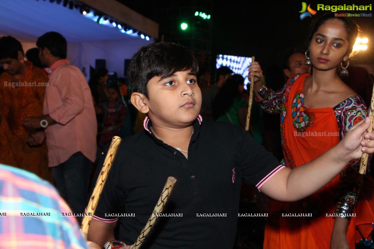 Legend Navratri Utsav 2015 at Imperial Gardens (Day 6), Hyderabad 