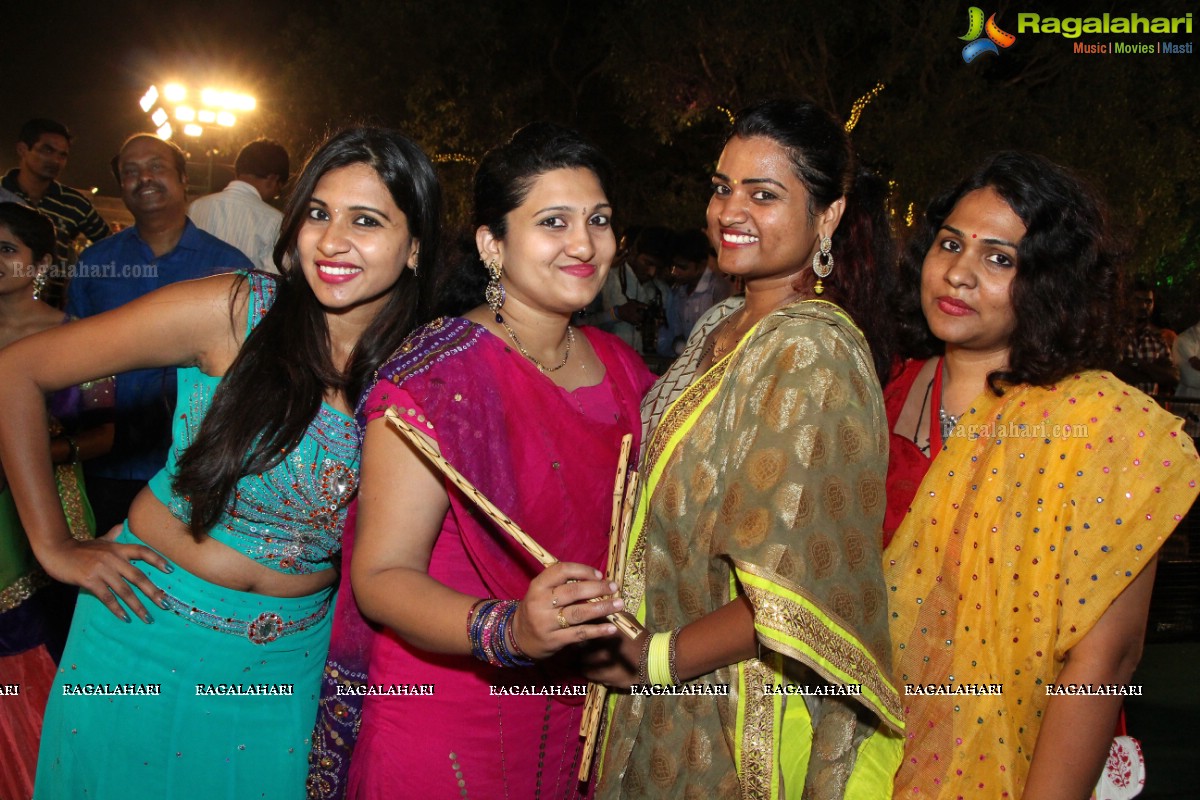 Legend Navratri Utsav 2015 at Imperial Gardens (Day 6), Hyderabad 