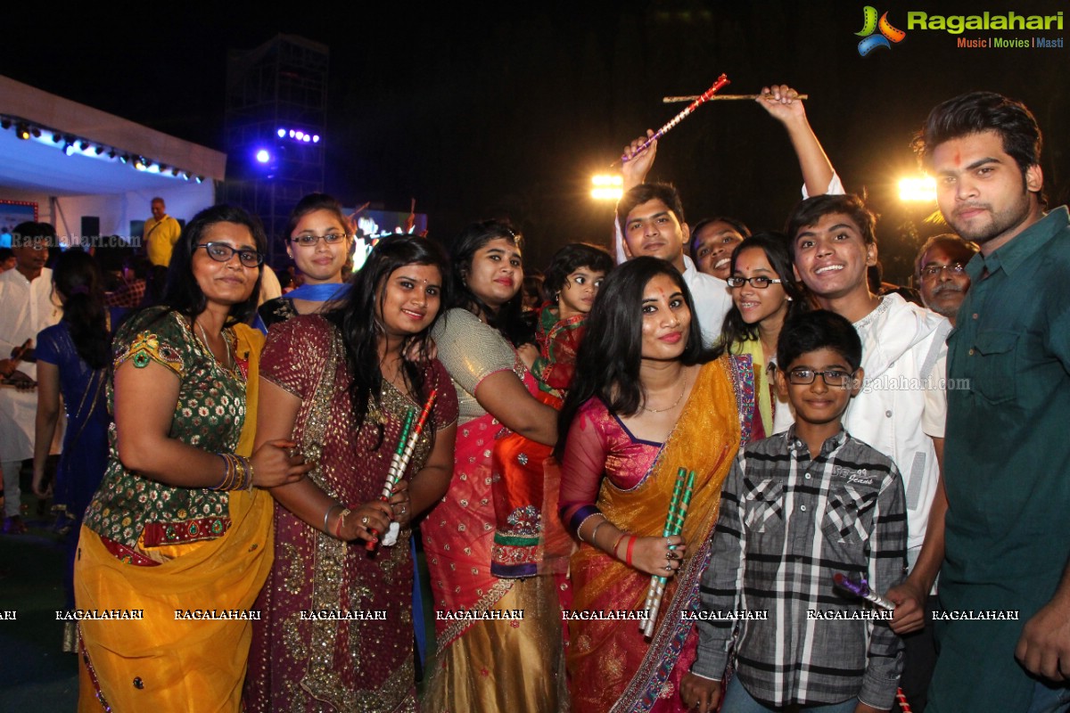 Legend Navratri Utsav 2015 at Imperial Gardens (Day 6), Hyderabad 