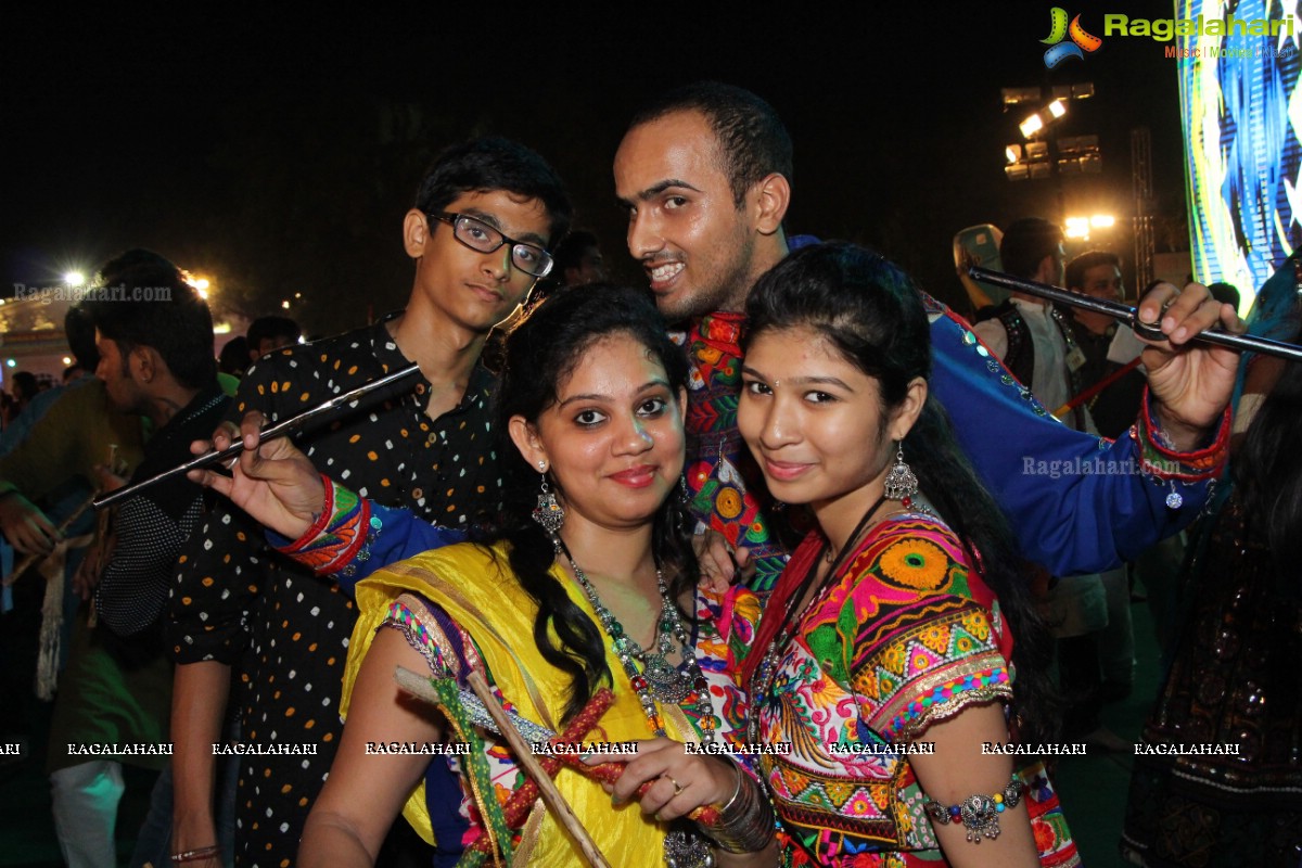 Legend Navratri Utsav 2015 at Imperial Gardens (Day 6), Hyderabad 