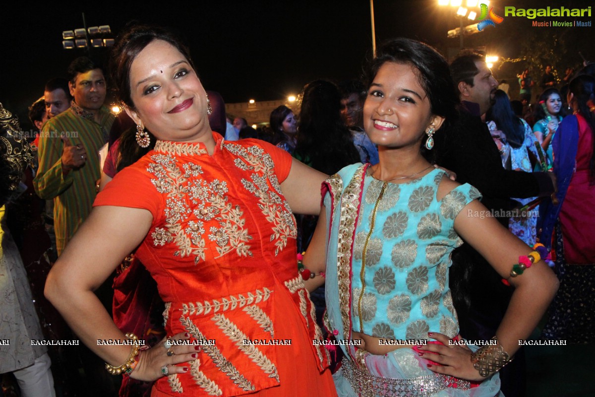 Legend Navratri Utsav 2015 at Imperial Gardens (Day 6), Hyderabad 