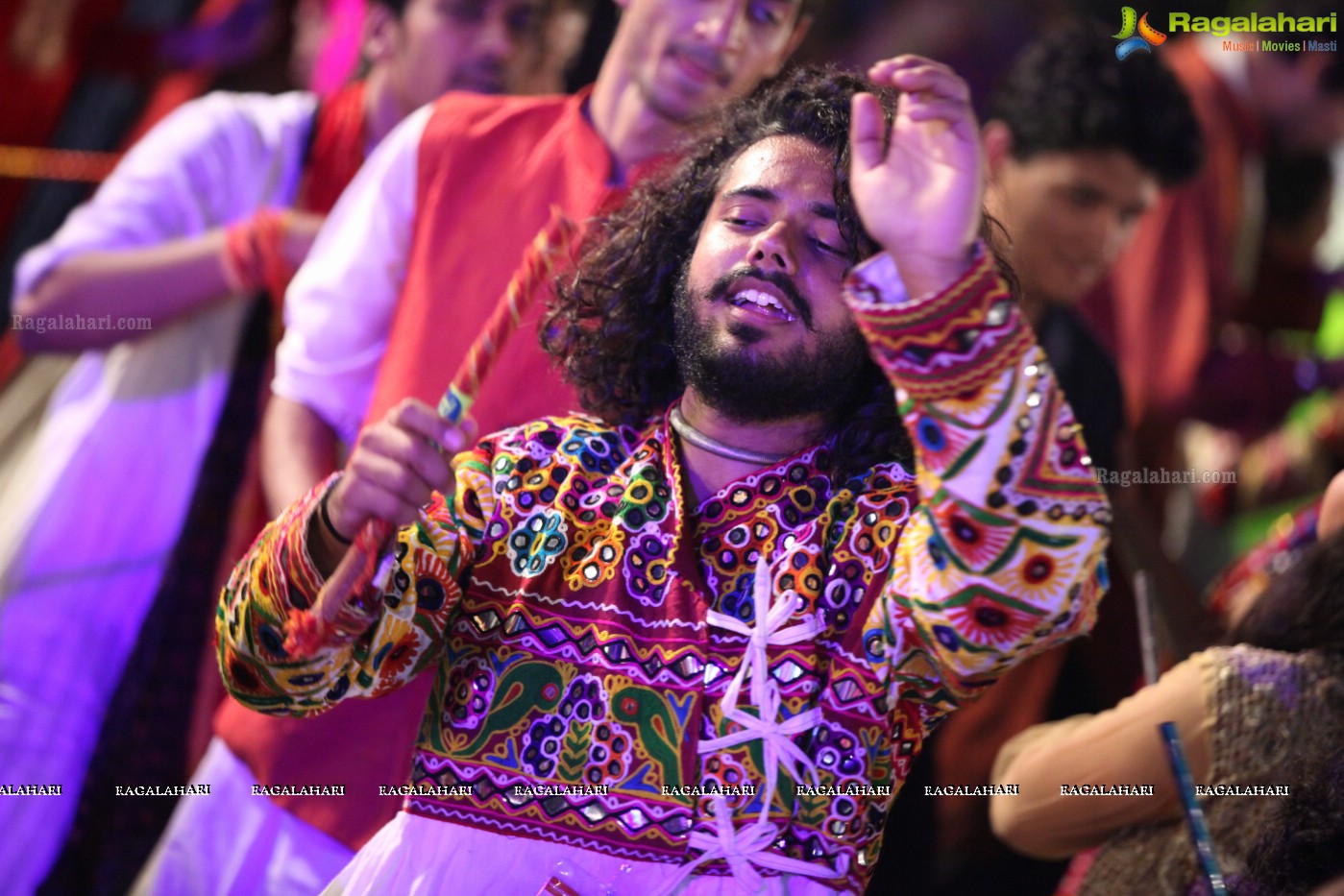 Legend Navratri Utsav 2015 at Imperial Gardens (Day 9)