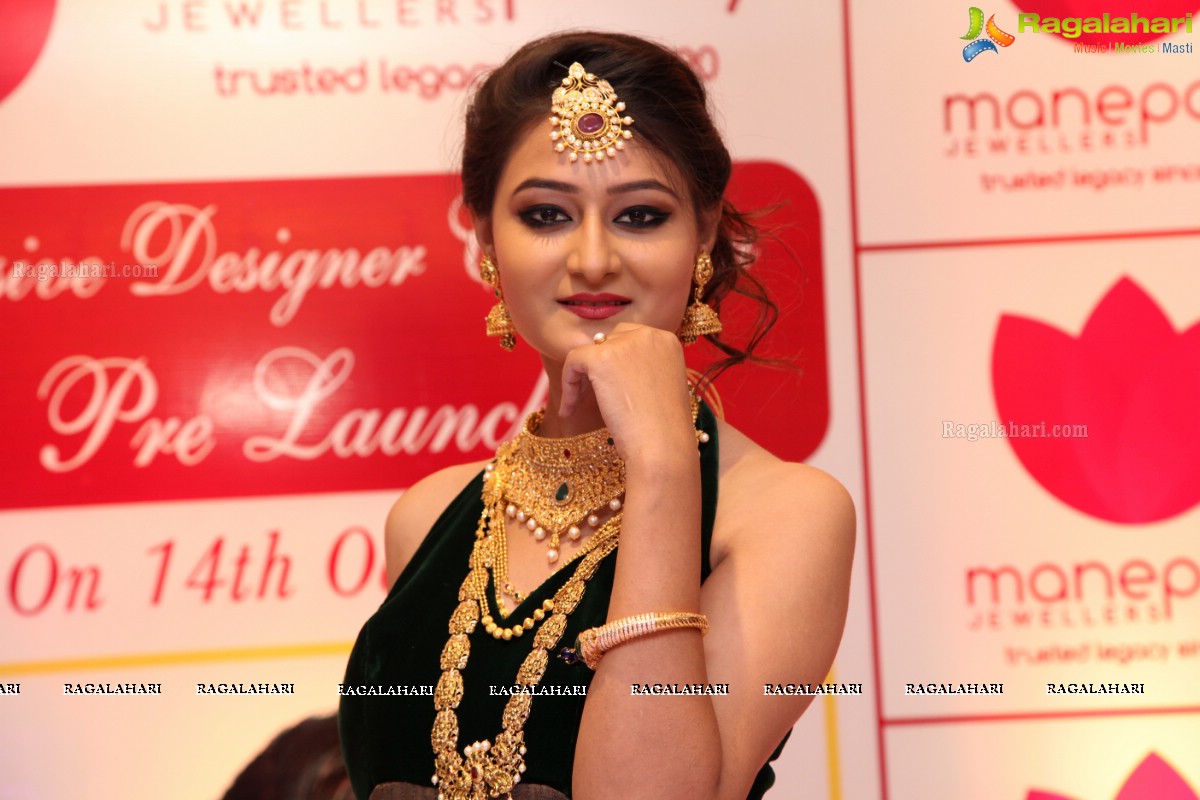 Grand Fashion Show on the Occasion of Grand Curtain Raiser of Manepally Jewellers-Biggest Showroom at Punjagutta