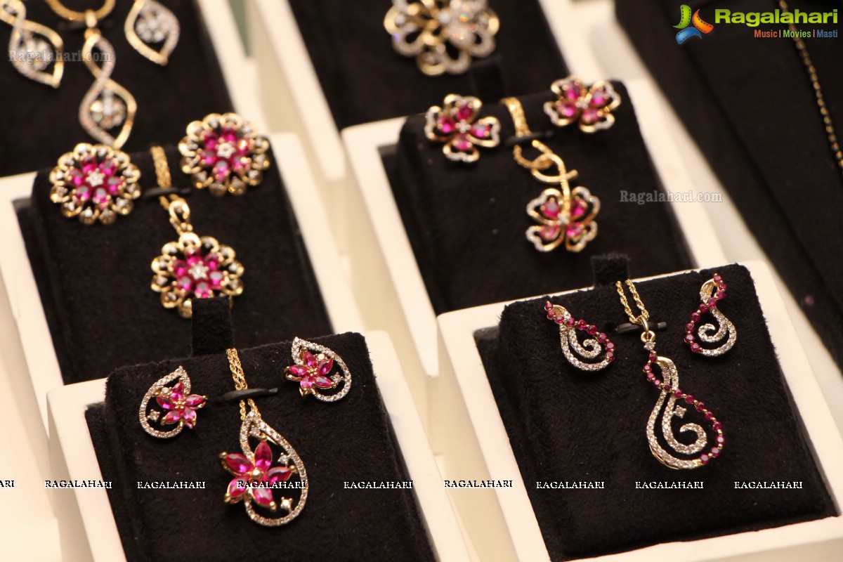 Pinky Reddy launches Nazraana™ Collections at PC Jewellers, Hyderabad