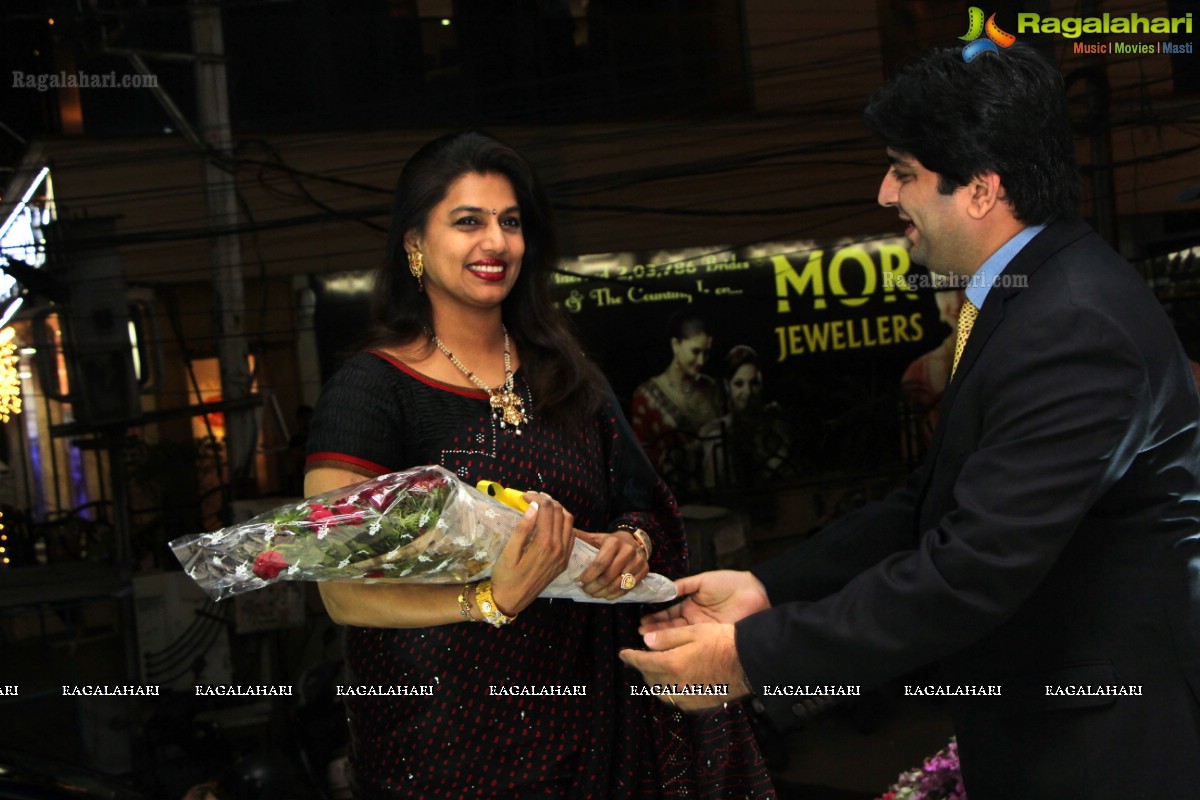 Pinky Reddy launches Nazraana™ Collections at PC Jewellers, Hyderabad