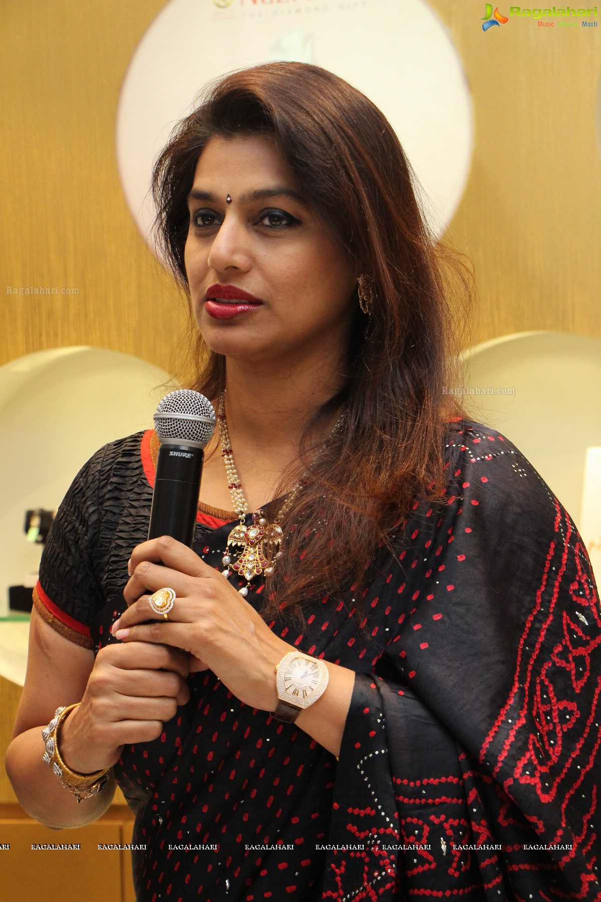 Pinky Reddy launches Nazraana™ Collections at PC Jewellers, Hyderabad