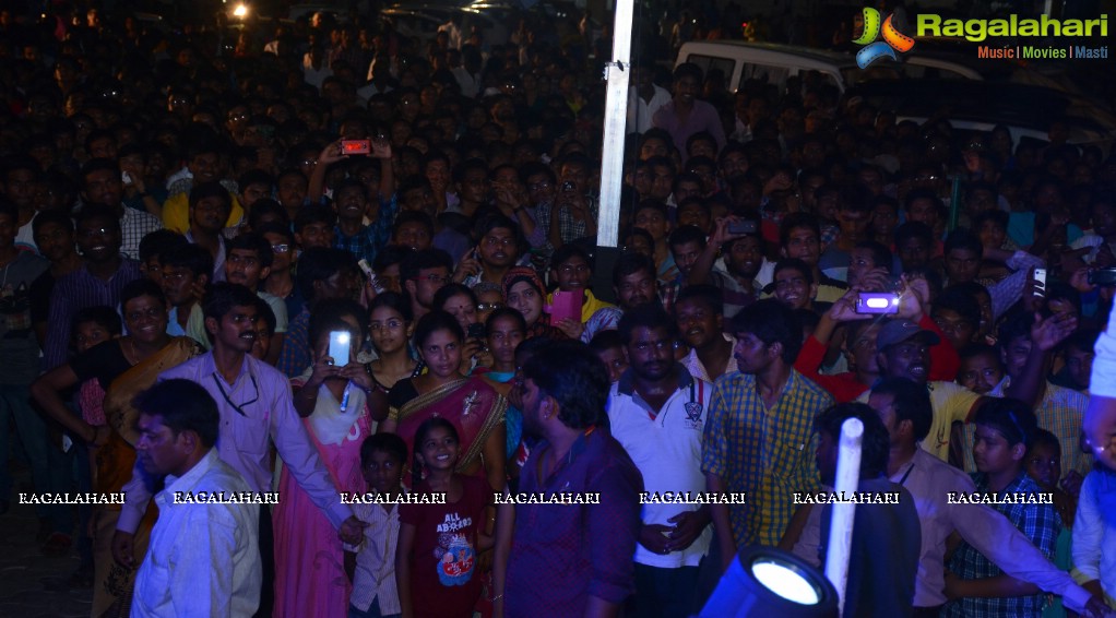 Kajal Aggarwal launches Neeru's in Vijayawada