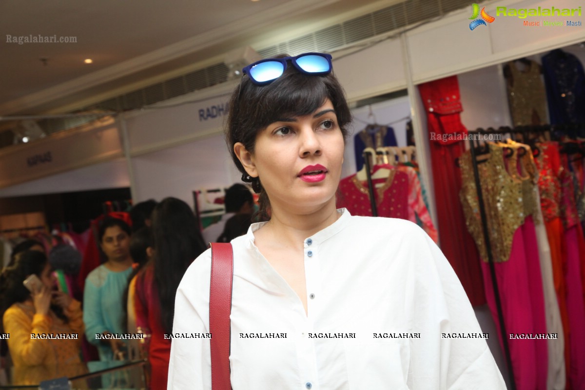 Petals Exhibition and Sale (Oct. 2015) at Taj Krishna, Hyderabad