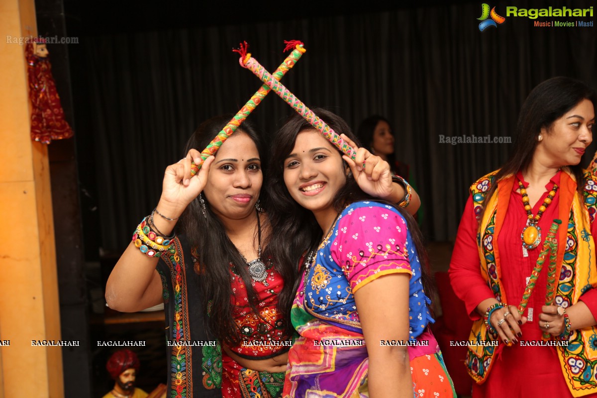 Phankaar Innovative Minds Jhankar Dandiya 2015 at Tease, Taj Vivanta, Hyderabad