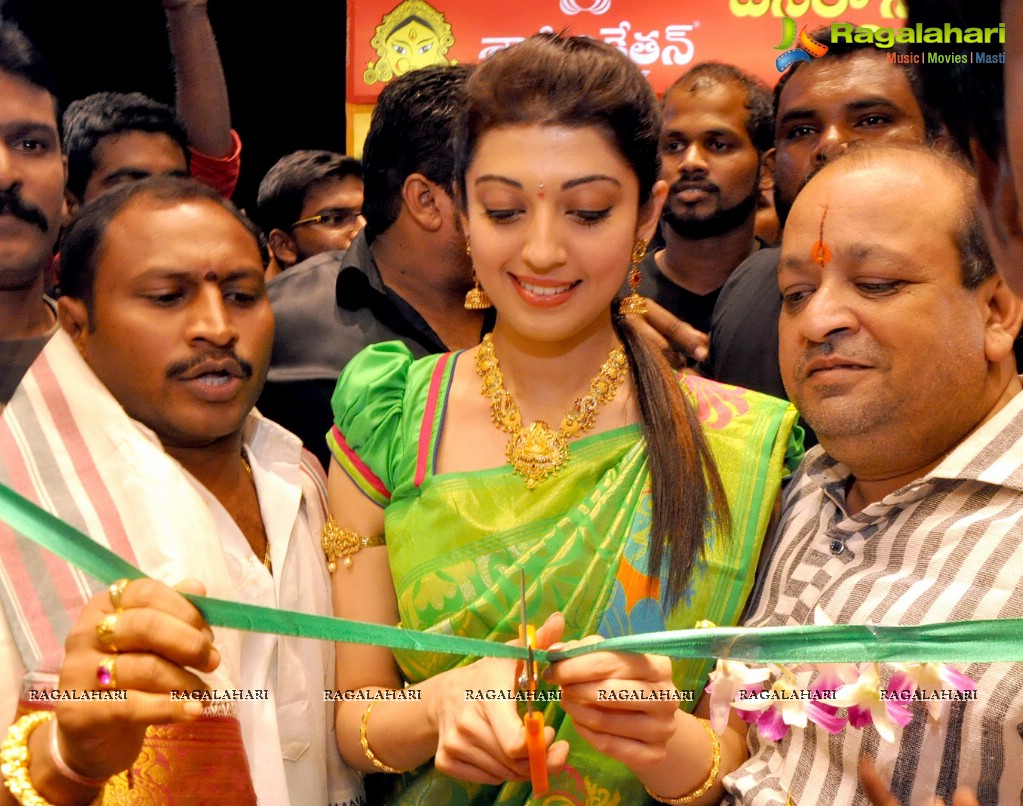 Pranitha Subhash inaugurates Saree Nikethan Showroom, Nalgonda