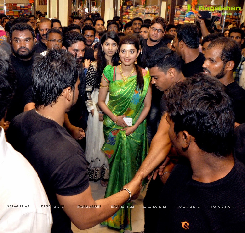 Pranitha Subhash inaugurates Saree Nikethan Showroom, Nalgonda