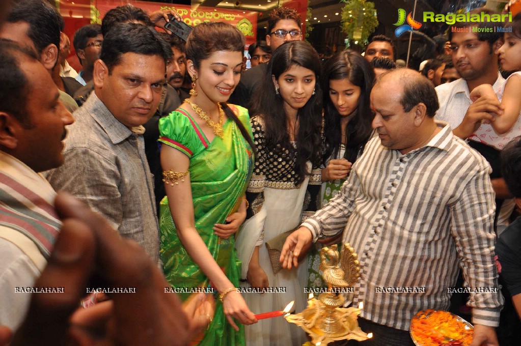 Pranitha Subhash inaugurates Saree Nikethan Showroom, Nalgonda