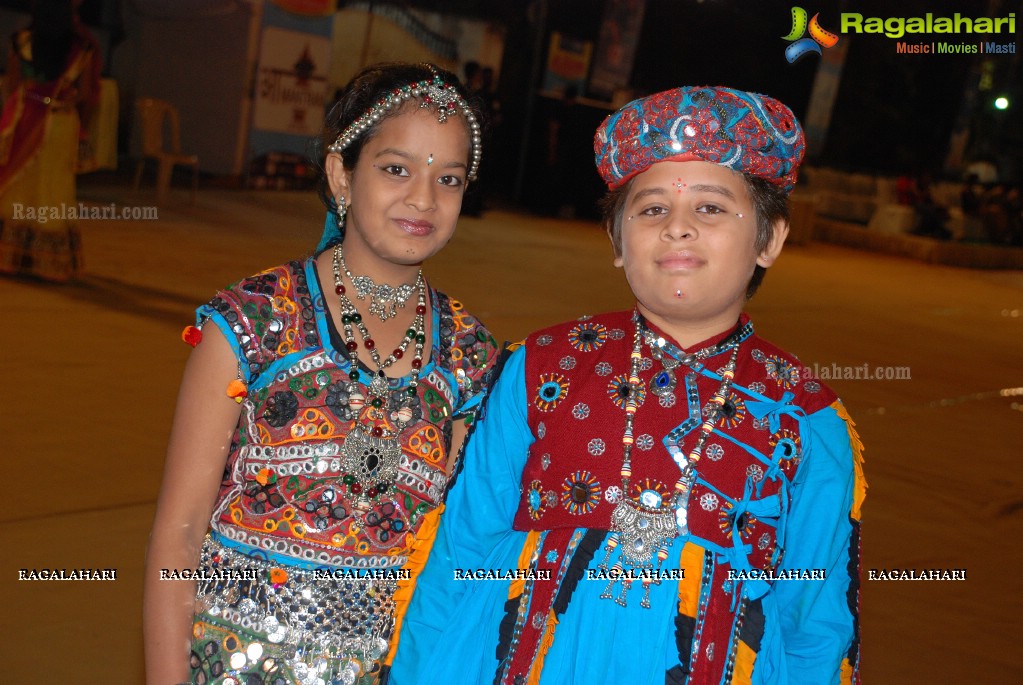 Minal Vakharia and Rajesh Shah presents Simpolo Navratri Utsav 2015 at KJR Gardens, Hyderabad