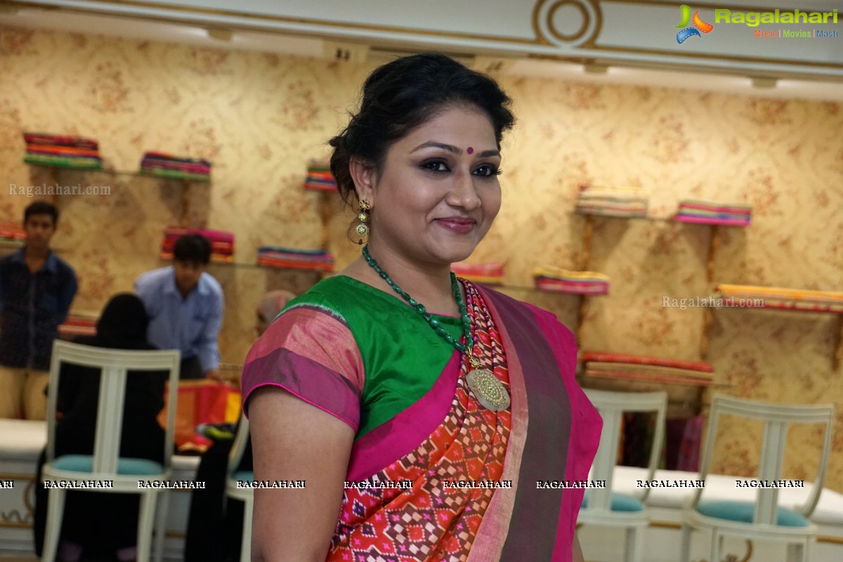 Singhanias Store - A Showcase by Celebrity Saree Draper Dolly Jain