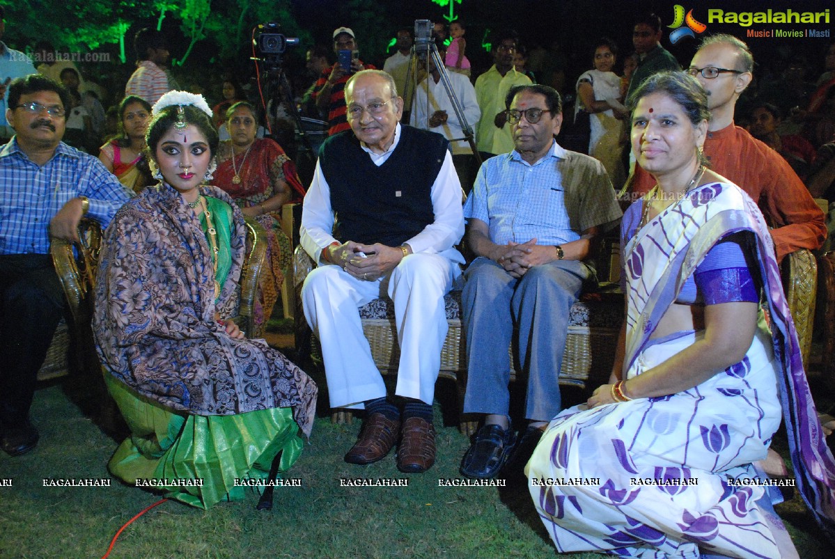 Smitha Madhav Bharatanatyam Performance at Shilparamam, Hyderabad