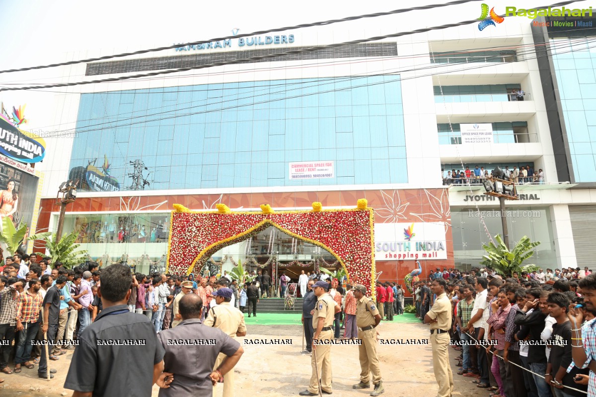 Samantha inaugurates South India Shopping Mall, Hyderabad