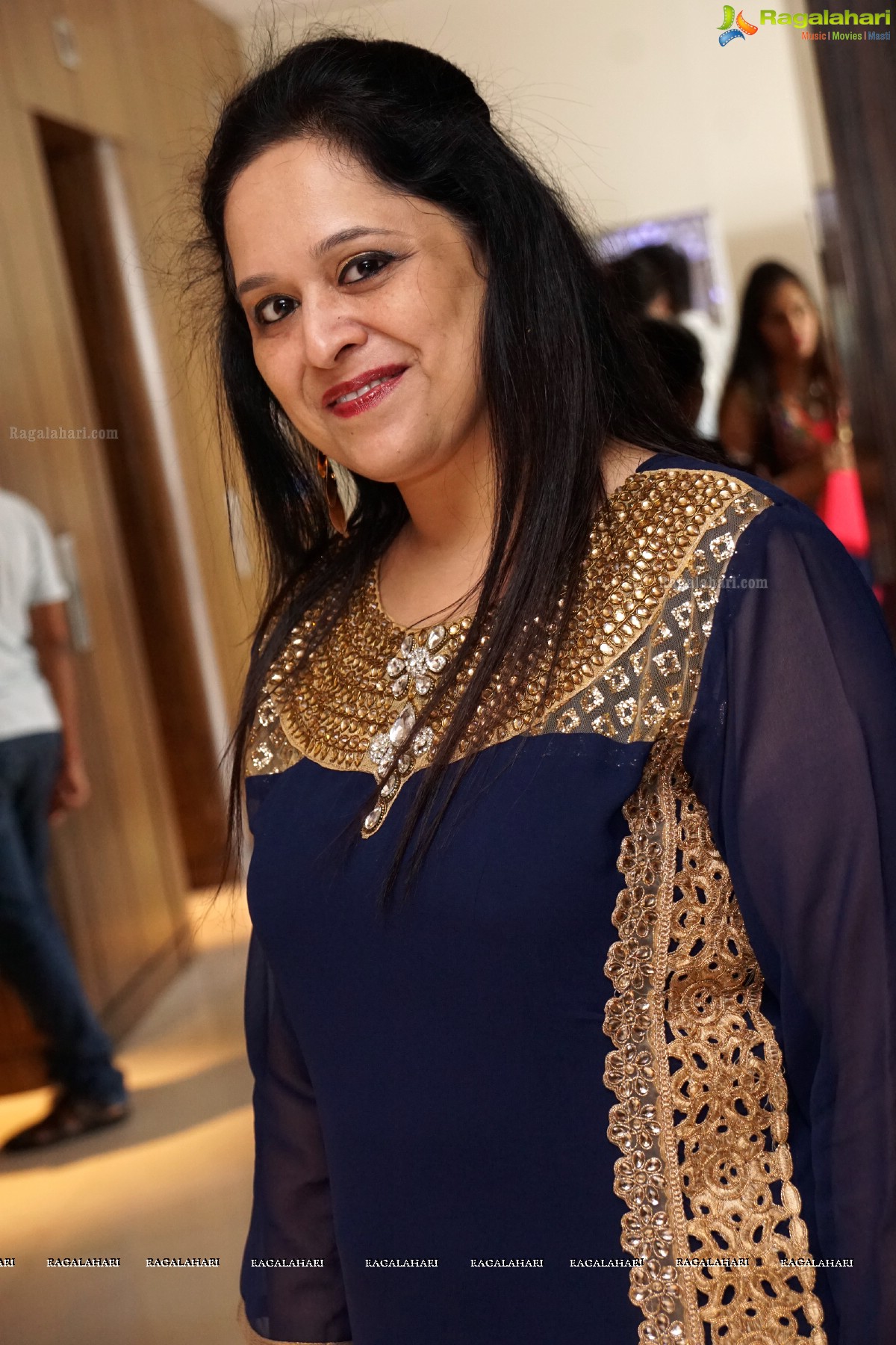 Stylish Divas Disco Dandiya 2015 at Karbon Hotel Park, Hyderabad