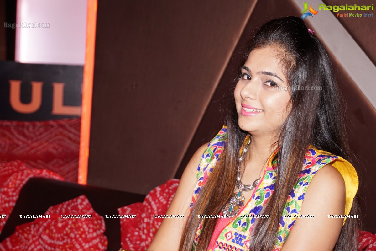 Stylish Divas Disco Dandiya 2015 at Karbon Hotel Park, Hyderabad