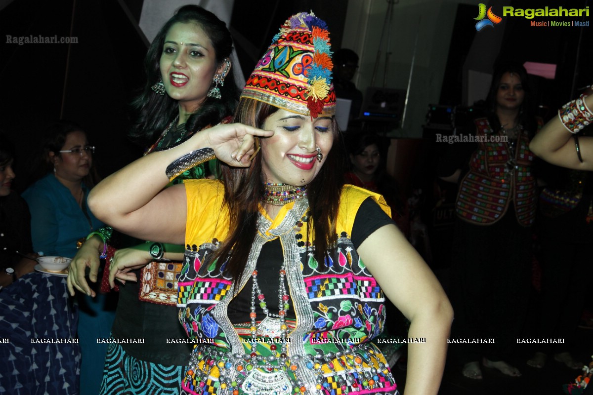 Stylish Divas Disco Dandiya 2015 at Karbon Hotel Park, Hyderabad