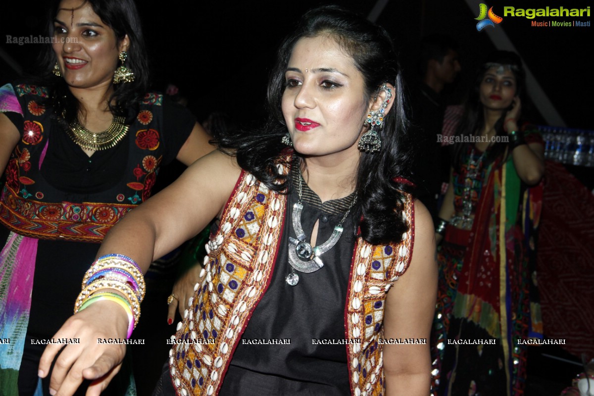 Stylish Divas Disco Dandiya 2015 at Karbon Hotel Park, Hyderabad