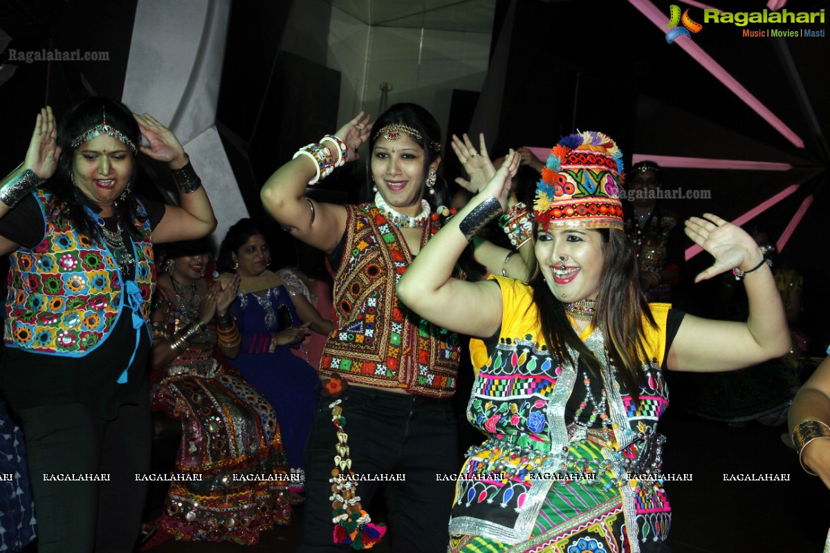 Stylish Divas Disco Dandiya 2015 at Karbon Hotel Park, Hyderabad