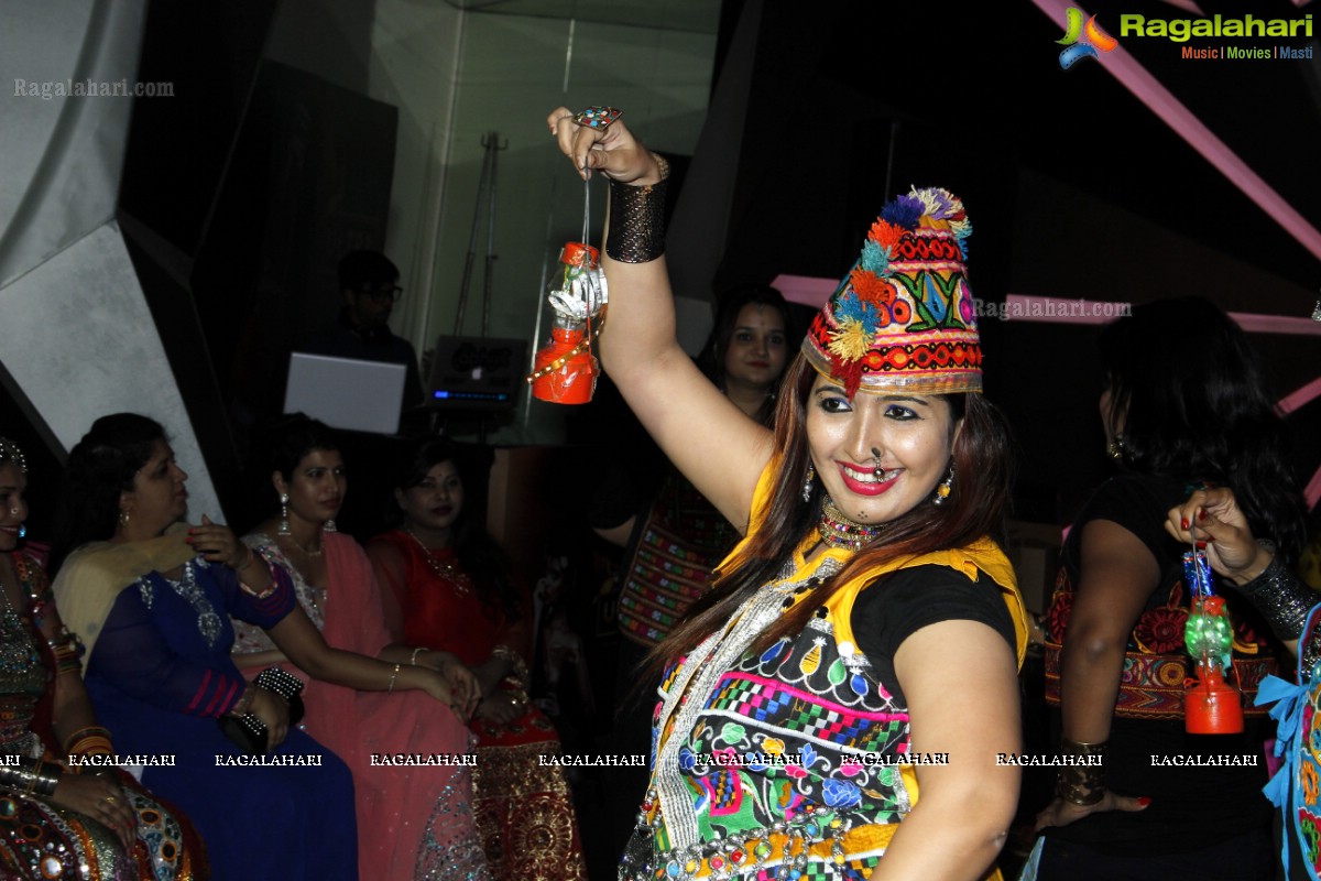 Stylish Divas Disco Dandiya 2015 at Karbon Hotel Park, Hyderabad