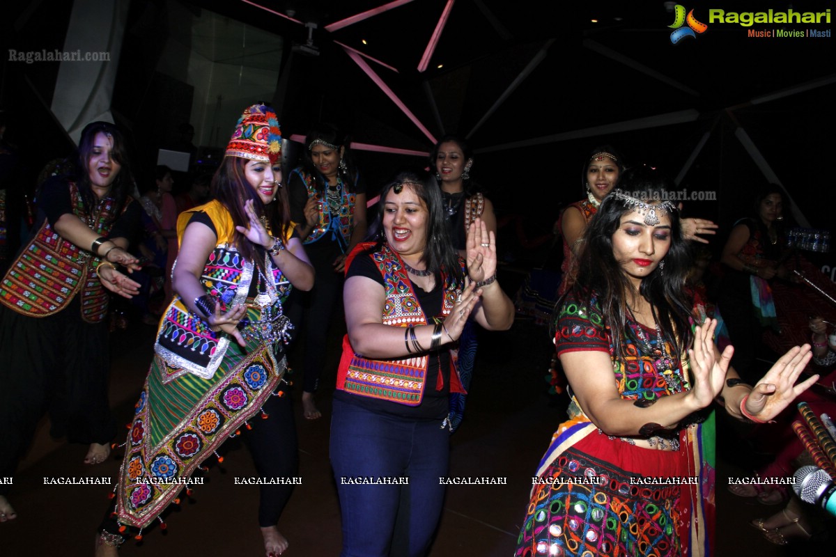 Stylish Divas Disco Dandiya 2015 at Karbon Hotel Park, Hyderabad