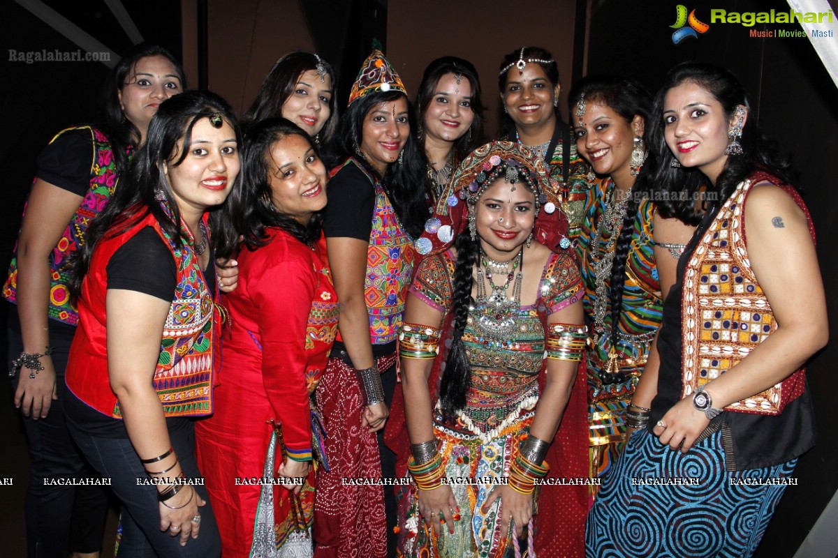 Stylish Divas Disco Dandiya 2015 at Karbon Hotel Park, Hyderabad