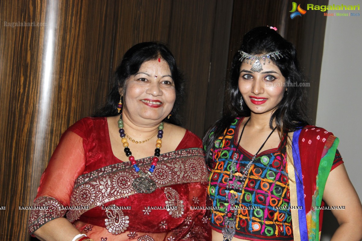 Stylish Divas Disco Dandiya 2015 at Karbon Hotel Park, Hyderabad