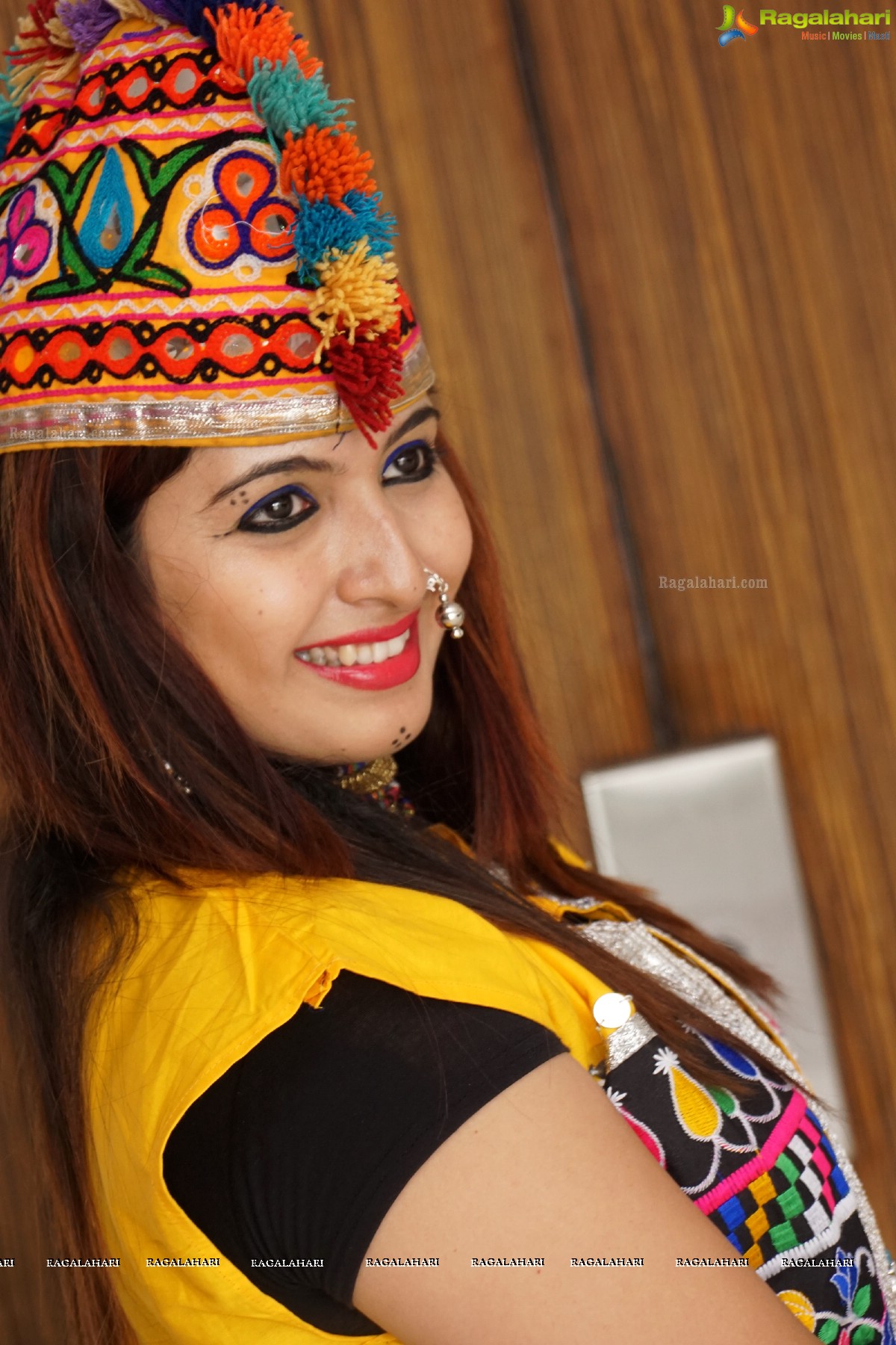 Stylish Divas Disco Dandiya 2015 at Karbon Hotel Park, Hyderabad