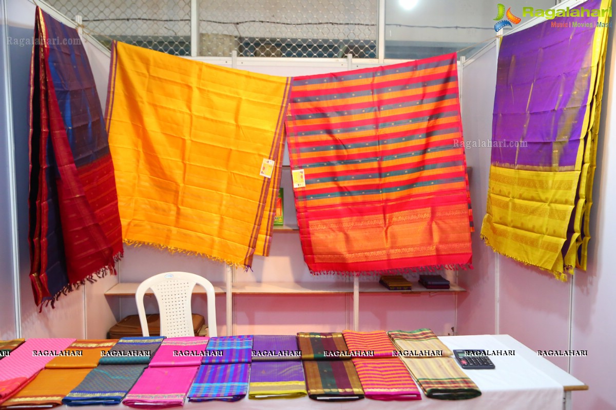 Tamilnadu Handloom Expo Launch by Disha Gawri at Sri Satya Sai Nigamaagamam, Hyderabad