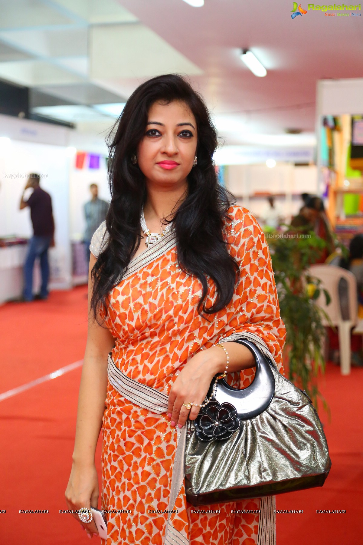 Tamilnadu Handloom Expo Launch by Disha Gawri at Sri Satya Sai Nigamaagamam, Hyderabad