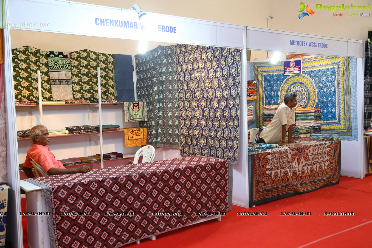 Tamilnadu Handloom Expo Launch by Disha Gawri at Sri Satya Sai Nigamaagamam, Hyderabad