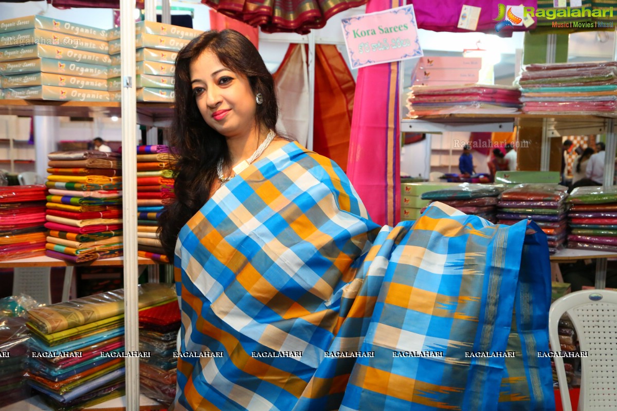 Tamilnadu Handloom Expo Launch by Disha Gawri at Sri Satya Sai Nigamaagamam, Hyderabad