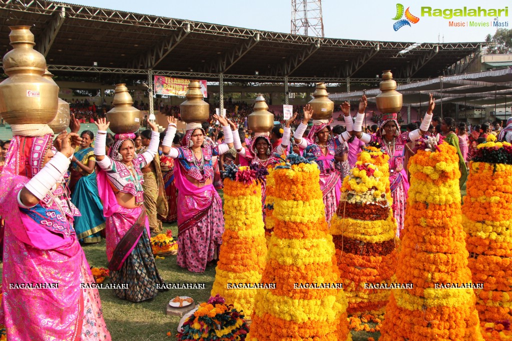 Hyderabad Bathukamma Celebrations 2015