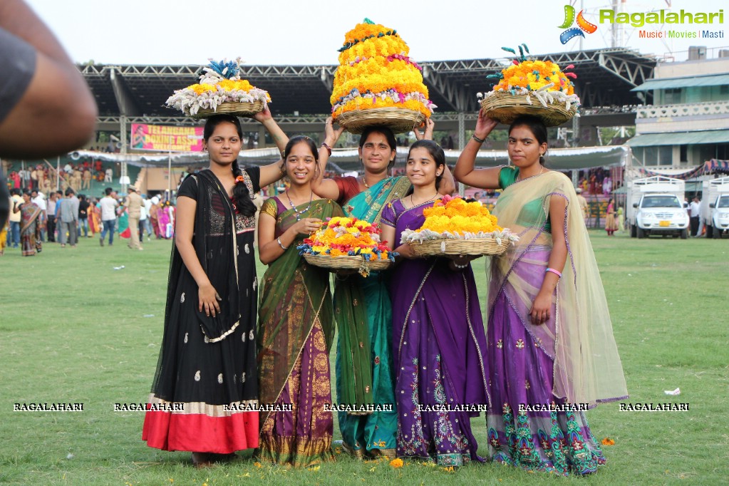 Hyderabad Bathukamma Celebrations 2015