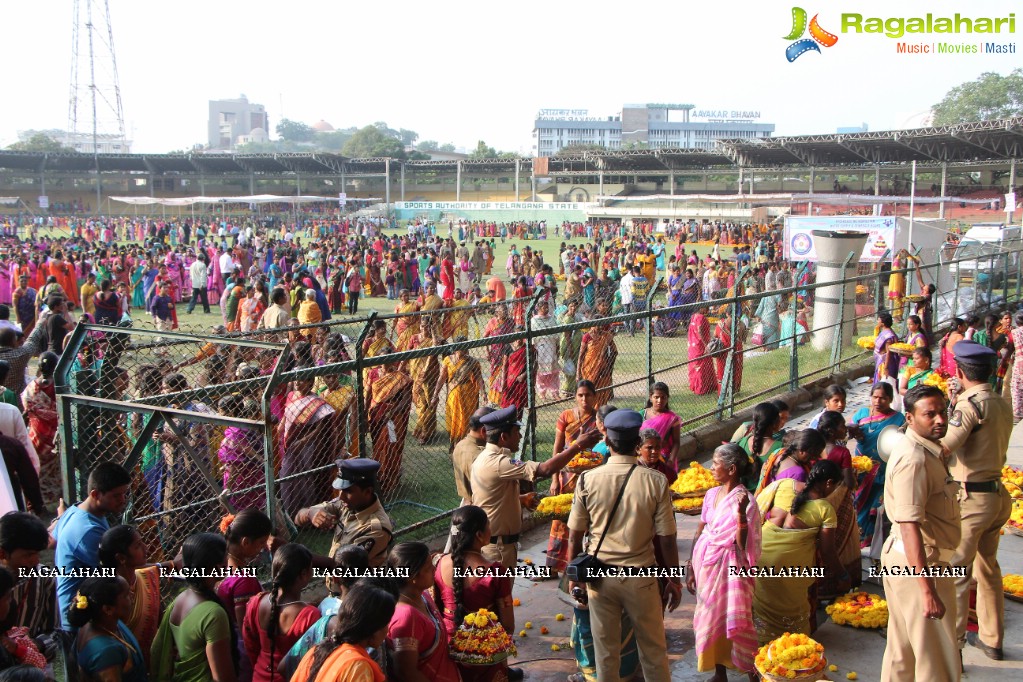 Hyderabad Bathukamma Celebrations 2015