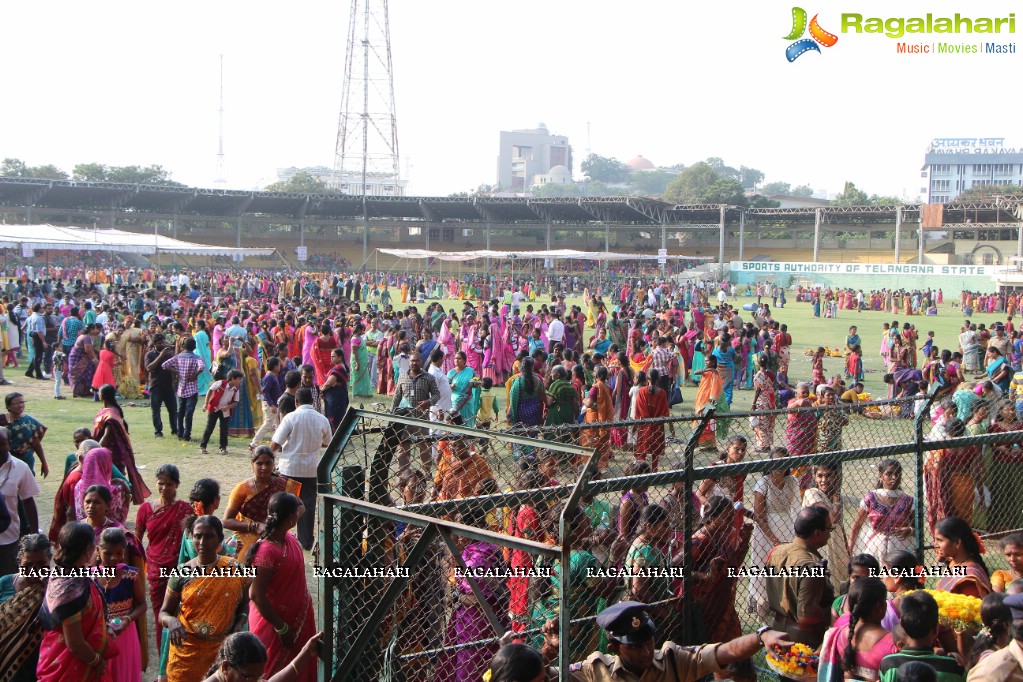 Hyderabad Bathukamma Celebrations 2015